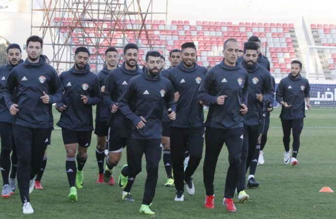 المنتخب الوطني يتسلم حافلة ’النشامى‘