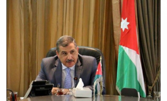 وزير العمل يطمئن على حالة عامل