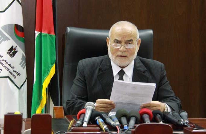 نائب عن حماس يتهم دولا عربية