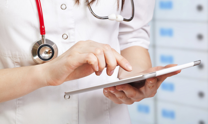 الحكومة تقرر شمول المواطنين فوق الـ