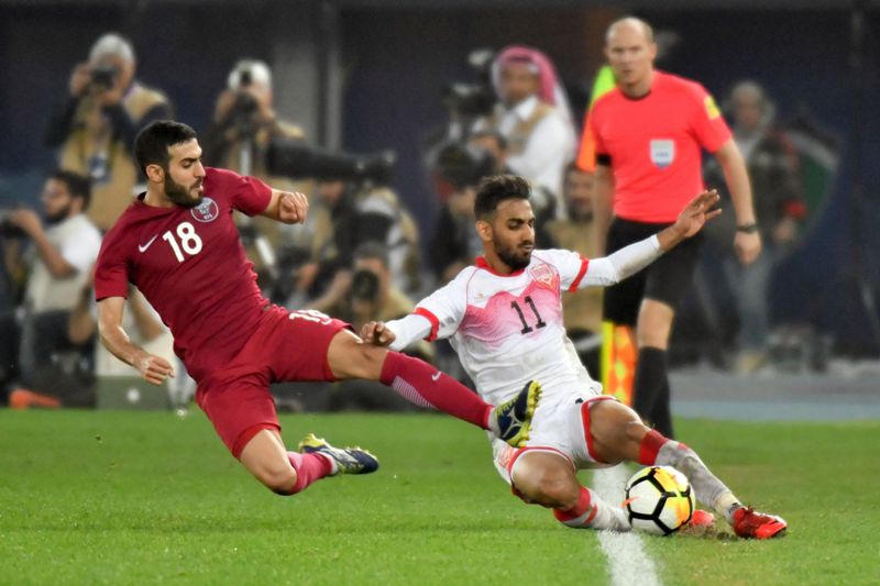 البحرين تطيح بقطر وتتأهل لنصف نهائي