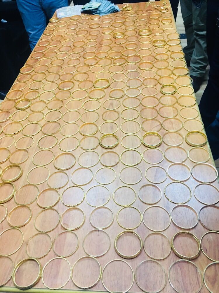 القبض على سارقي الذهب في الوحدات