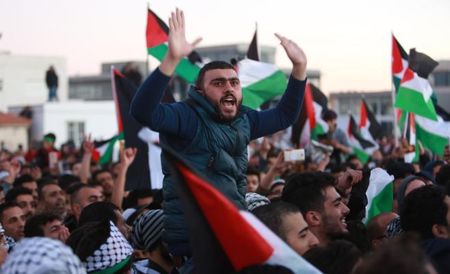 انزل عالسفارة.. أردنييون يدعون لاحياء رأس