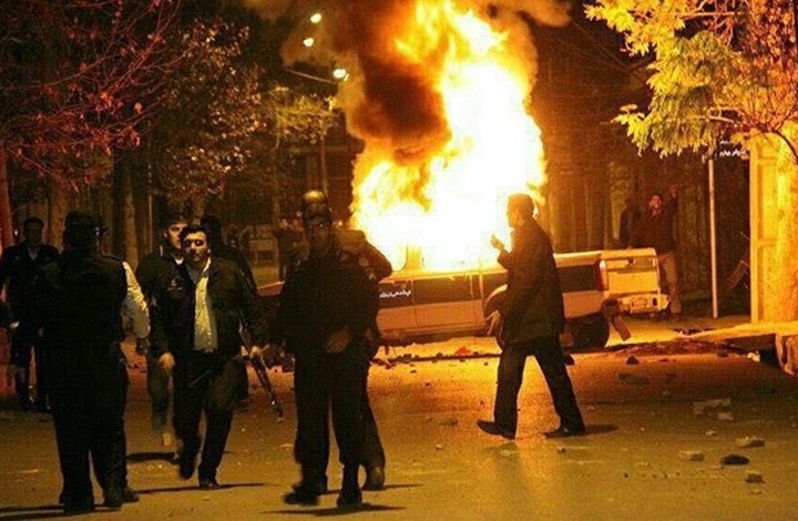 12 قتيلا بالمدن الإيرانية وطهران تشهد
