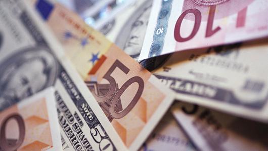 اليورو يتألق