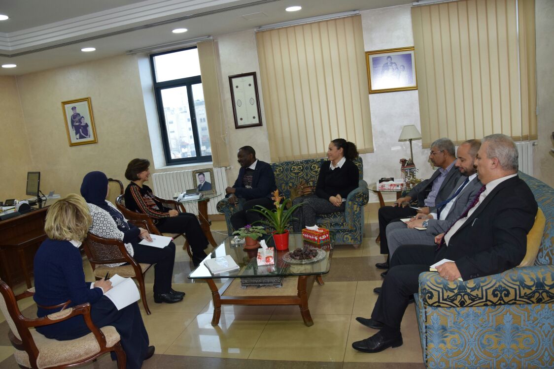 لطوف وبيرنارد يبحثان اوجه التعاون في