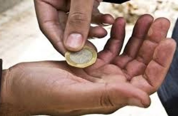 اغلاق 7 جمعيات خيرية وضبط 123