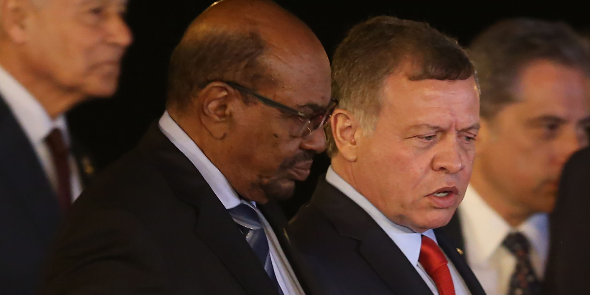 الملك يهنئ البشير