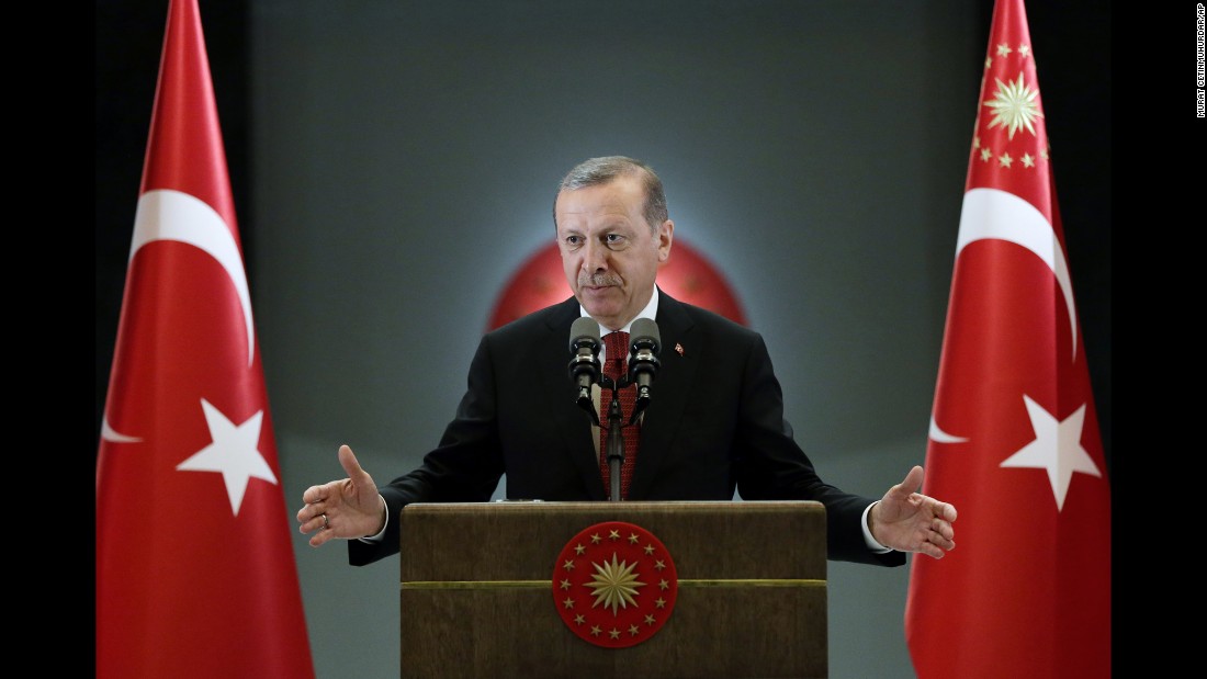 تركيا : نحن على تماس مستمر