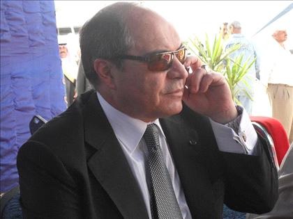 إلى الملقي.. انتبه من الموبايل