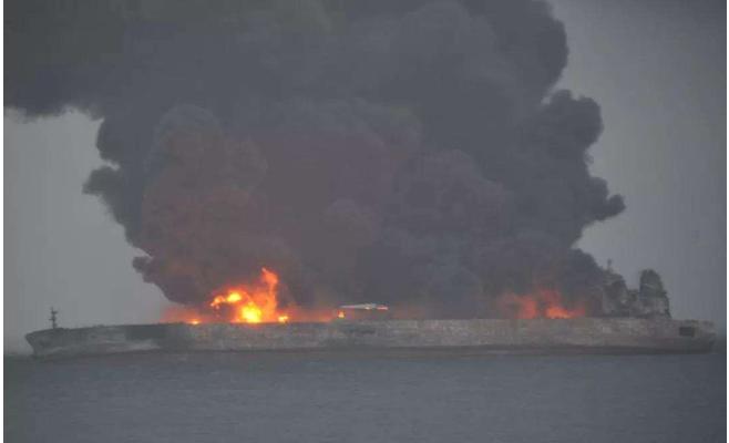 فقدان 30 إيرانيا إثر اصطدام سفينتين