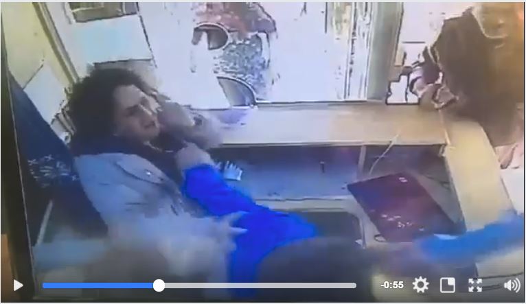 بالفيديو: والد الشاب المعتدى عليه في