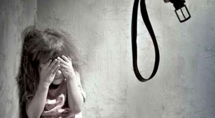 تفاصيل وفاة طفلة على يد والدتها