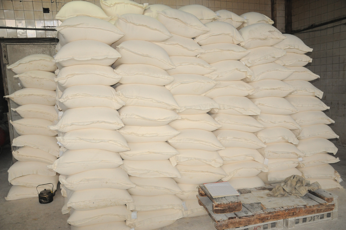 عدد من الـ ’مخابز‘ تخزّن الطحين