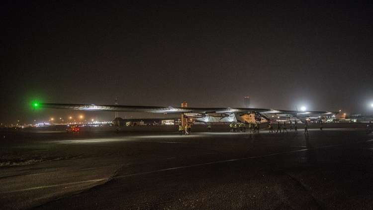 طيار أردني يرفض اصطحاب والدة اللاعب