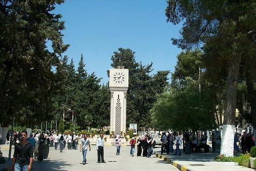 منح ابناء العاملين بالجامعات الرسمية خصما