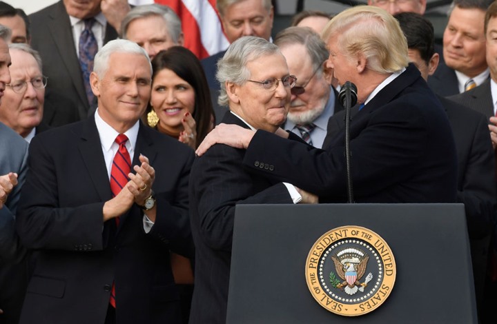 موقع أمريكي يرصد تكرار حركة غريبة