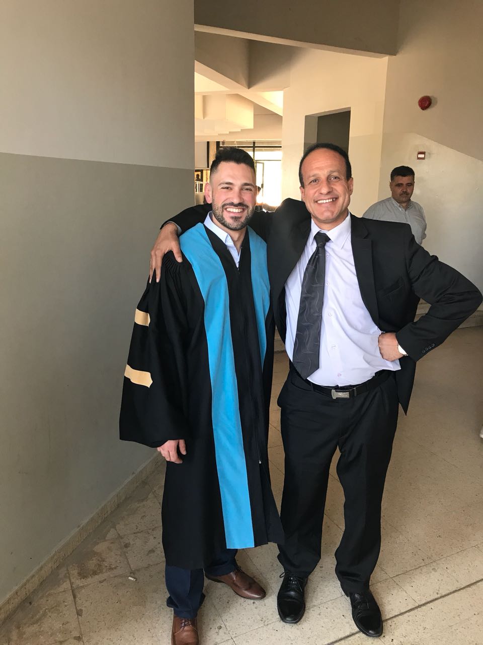 الجراح يبارك الأستاذية لـ الدكتور السعد