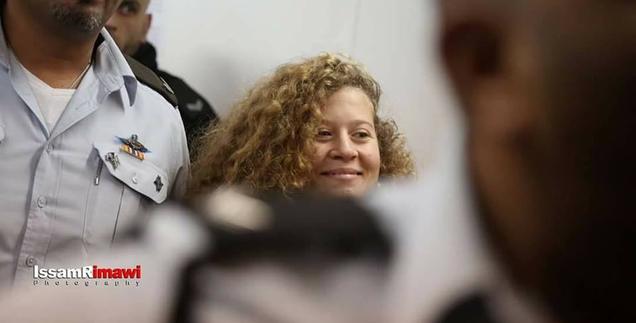 ابتسامتها تقتلهم.. هذه هي عهد التميمي