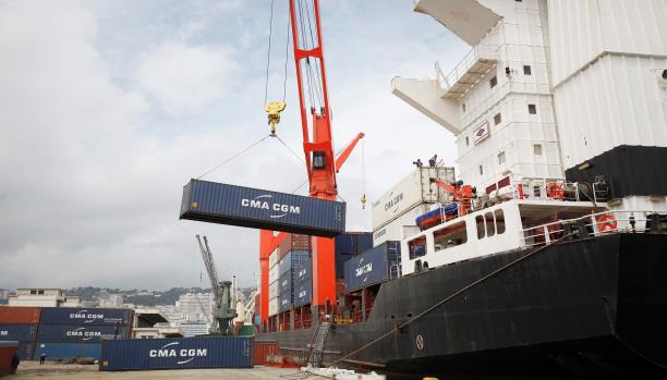 الأردن يطالب الجزائر برفع القيود عن