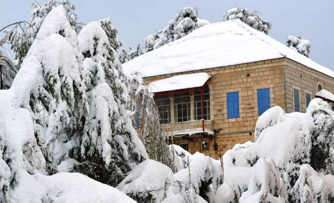 إيطاليا: انهيار ثلجي يطمر فندقا ويقتل