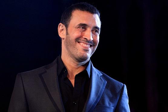 كاظم يجوّد القرآن بصوته (فيديو نادر)