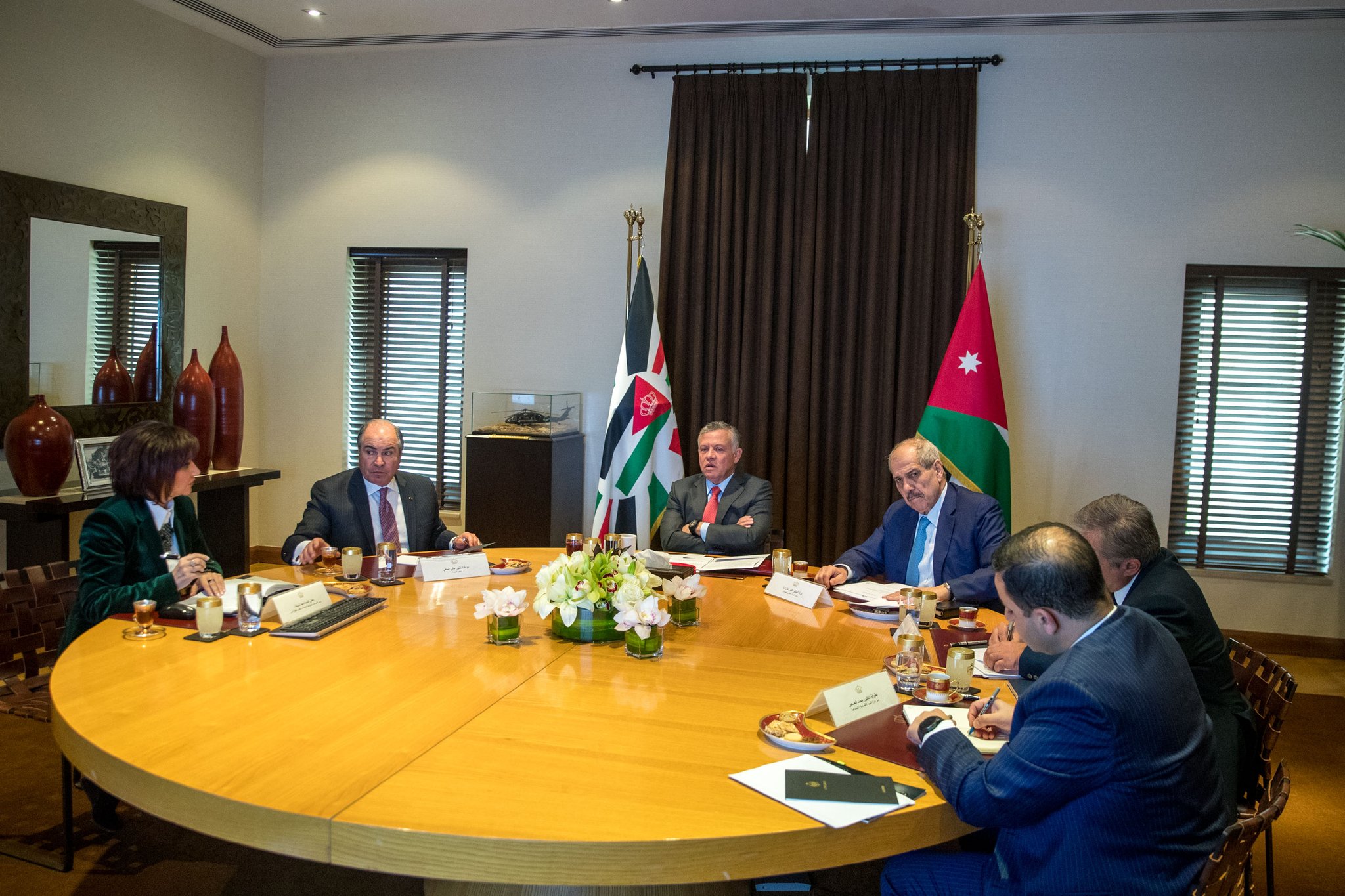 الملك يترأس اجتماعا لمتابعة سير العمل