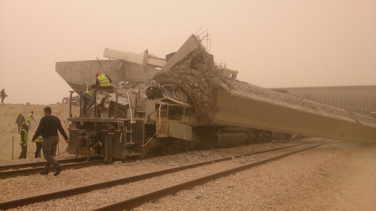 شاهد: حادث قوي لقطار بالسعودية يشطره