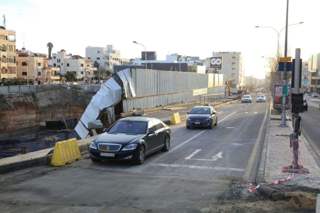 الأمانة تعيد فتح شارع وصفي التل