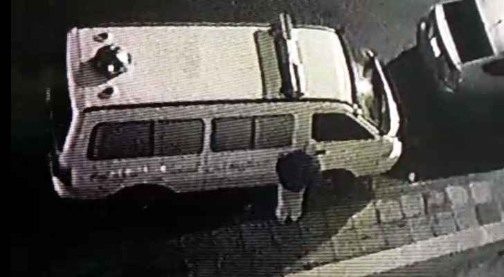 مجهول يسرق باص نقل موتى في