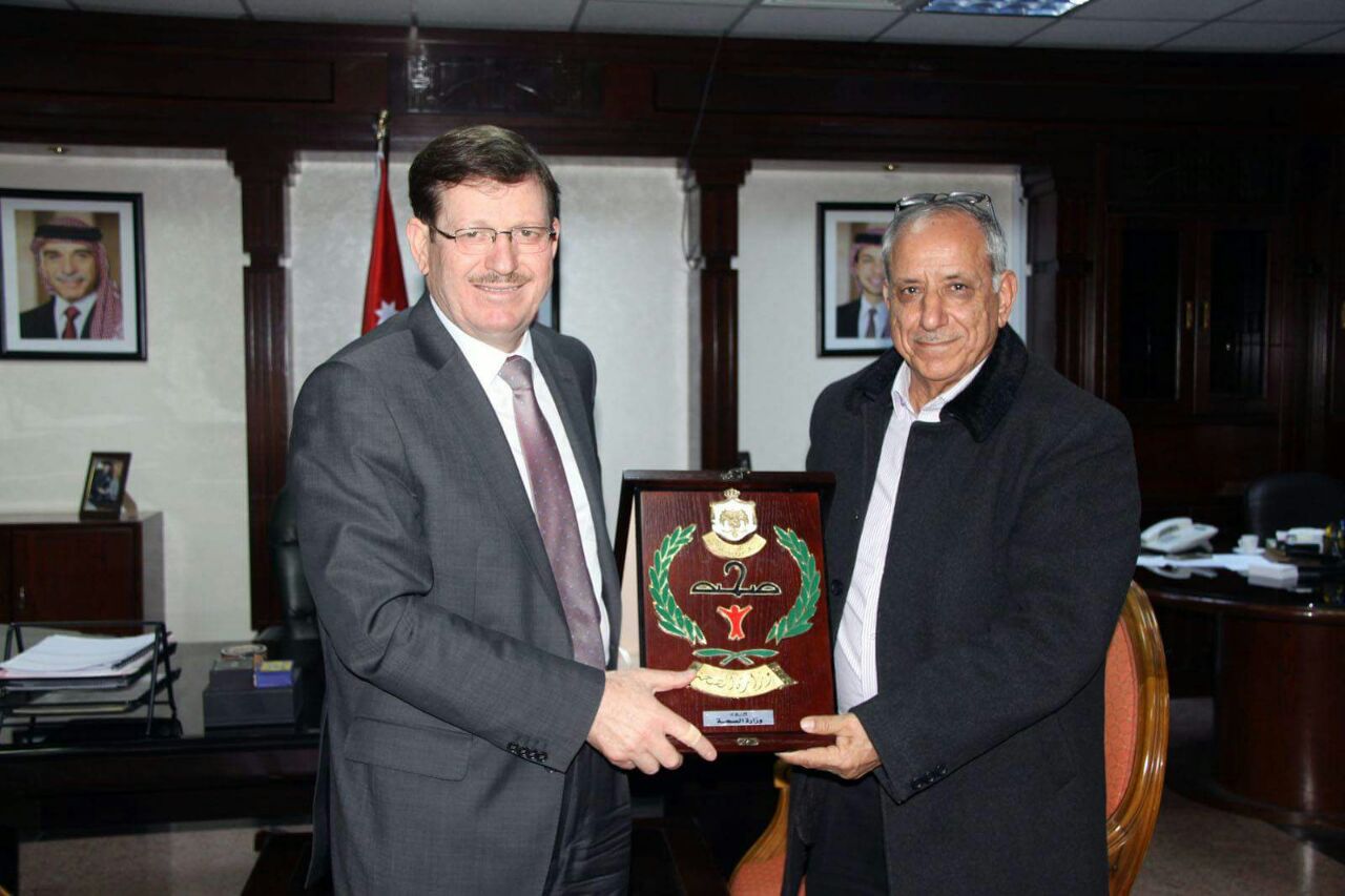 وزير الصحة يكرم دكتور ’البشير‘