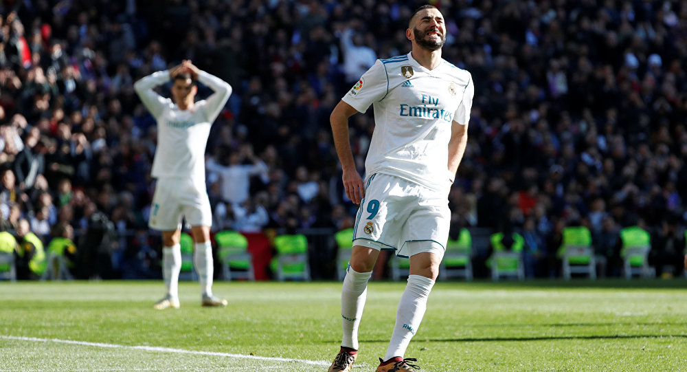 بنزيمة يفجر مفاجأة ويطلب الرحيل عن