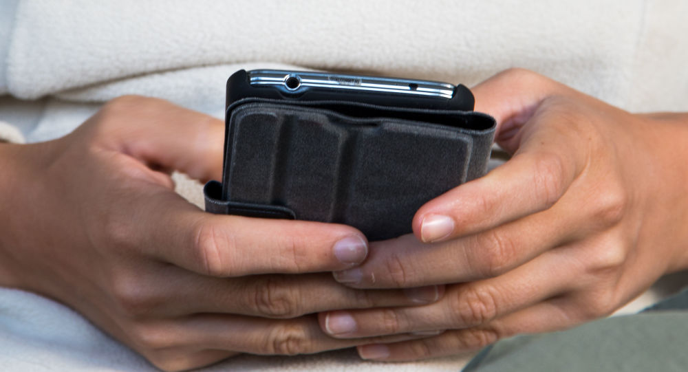 بهذه الحيلة سيتجنب أطفالك اللعب بهاتفك