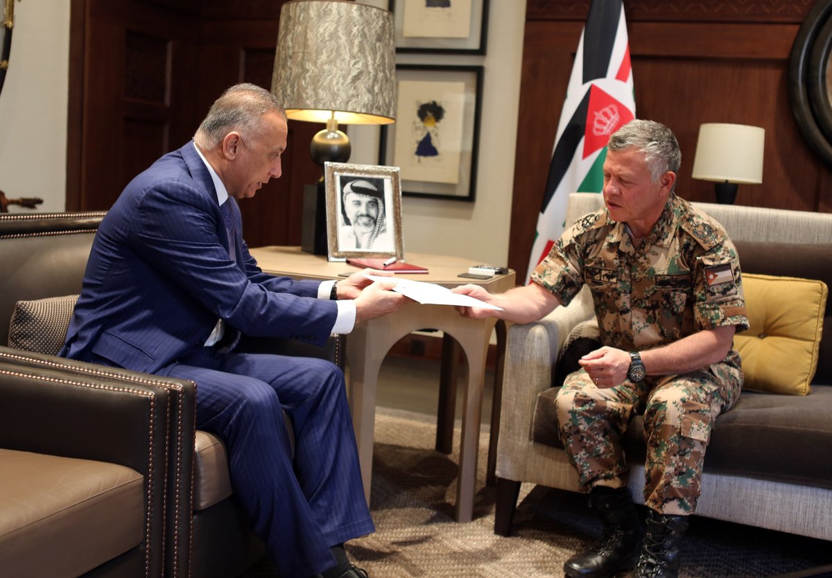 الملك يستقبل رئيس المخابرات العراقية ويتسلم