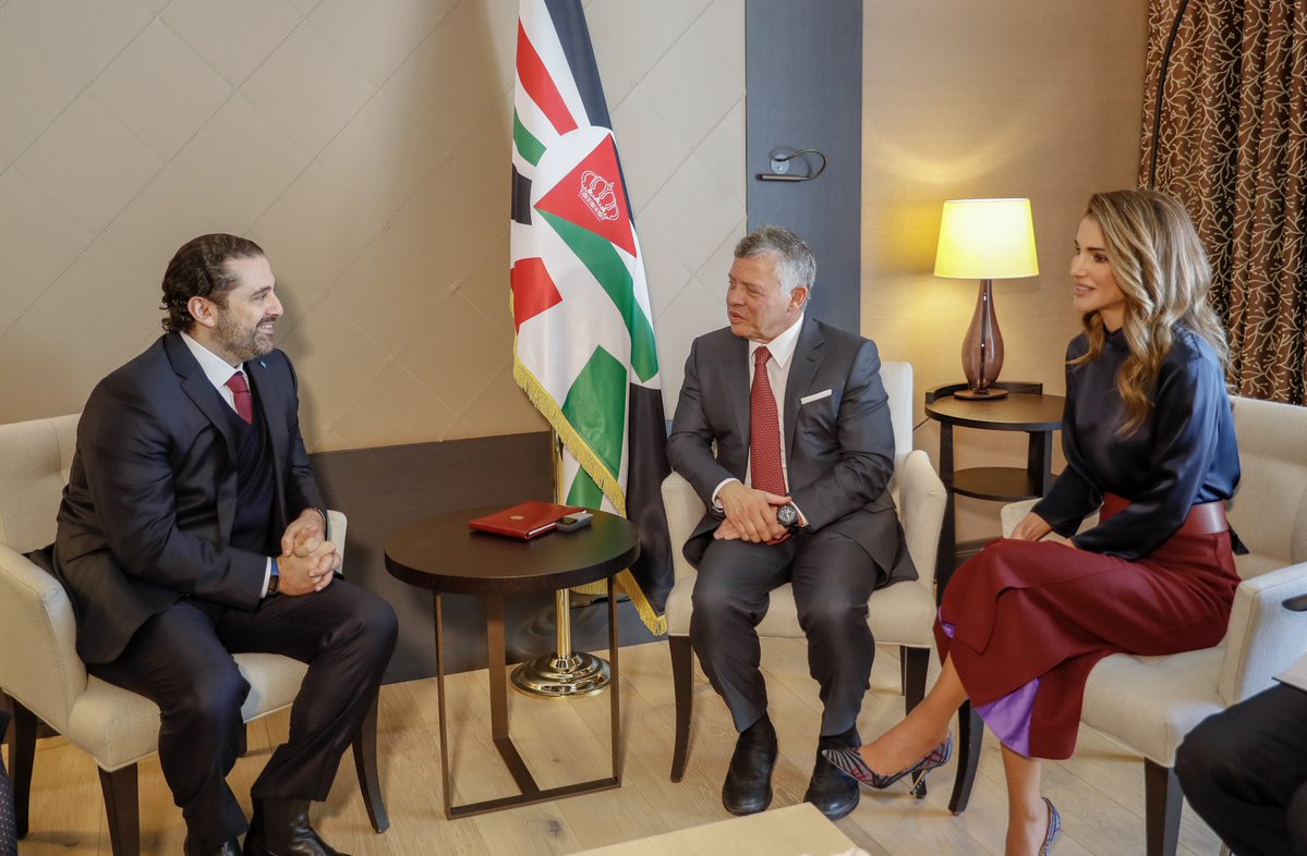 الملك يلتقي الحريري