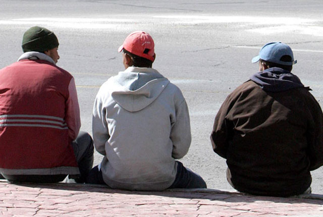 ضبط 21 عاملا مخالفا في الزرقاء