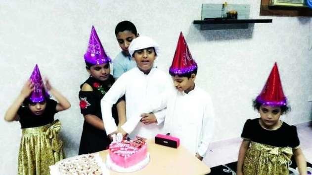 أم فقدت أبناءها السبعة بحريق منزلها