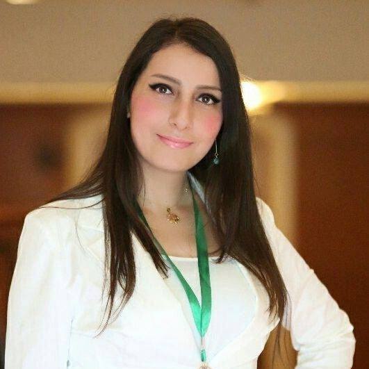 الإعلامية أسيل أبو سليم الى أسرة