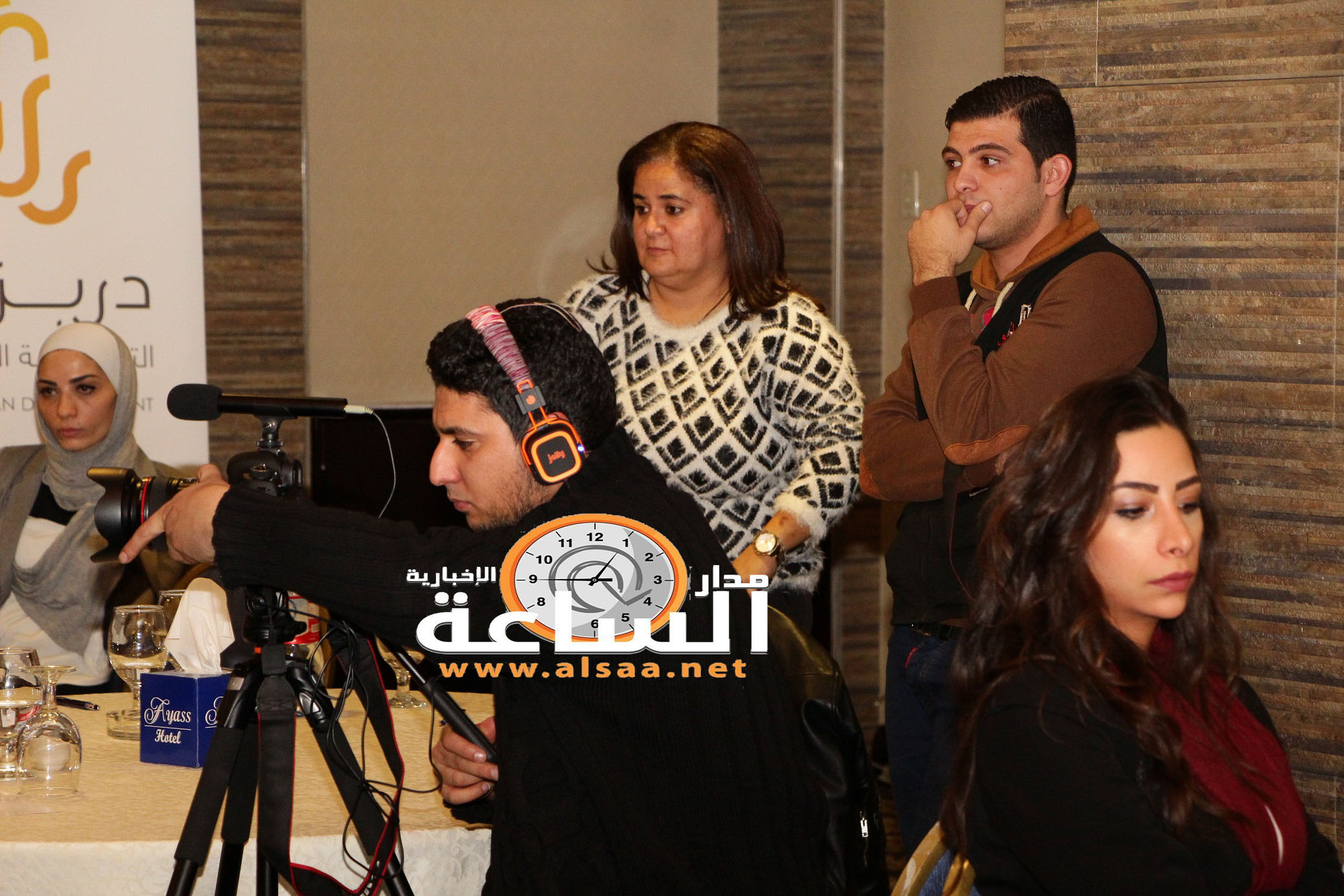 «دربزين» تعرّف الصحفيين والإعلاميين بـ«ابشري» (صور)