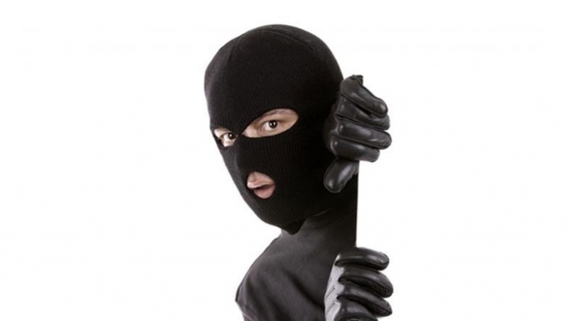 فتاة في القويسمة تدعي اقتحام أشخاص