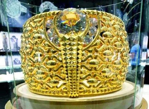 الإمارات تعرض خاتما ثمنه 3 ملايين