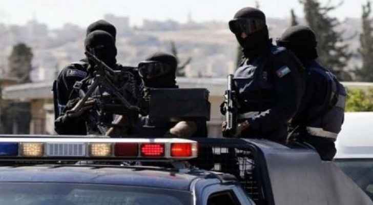 الامن: تمرين وهمي للأمن أمام بنك