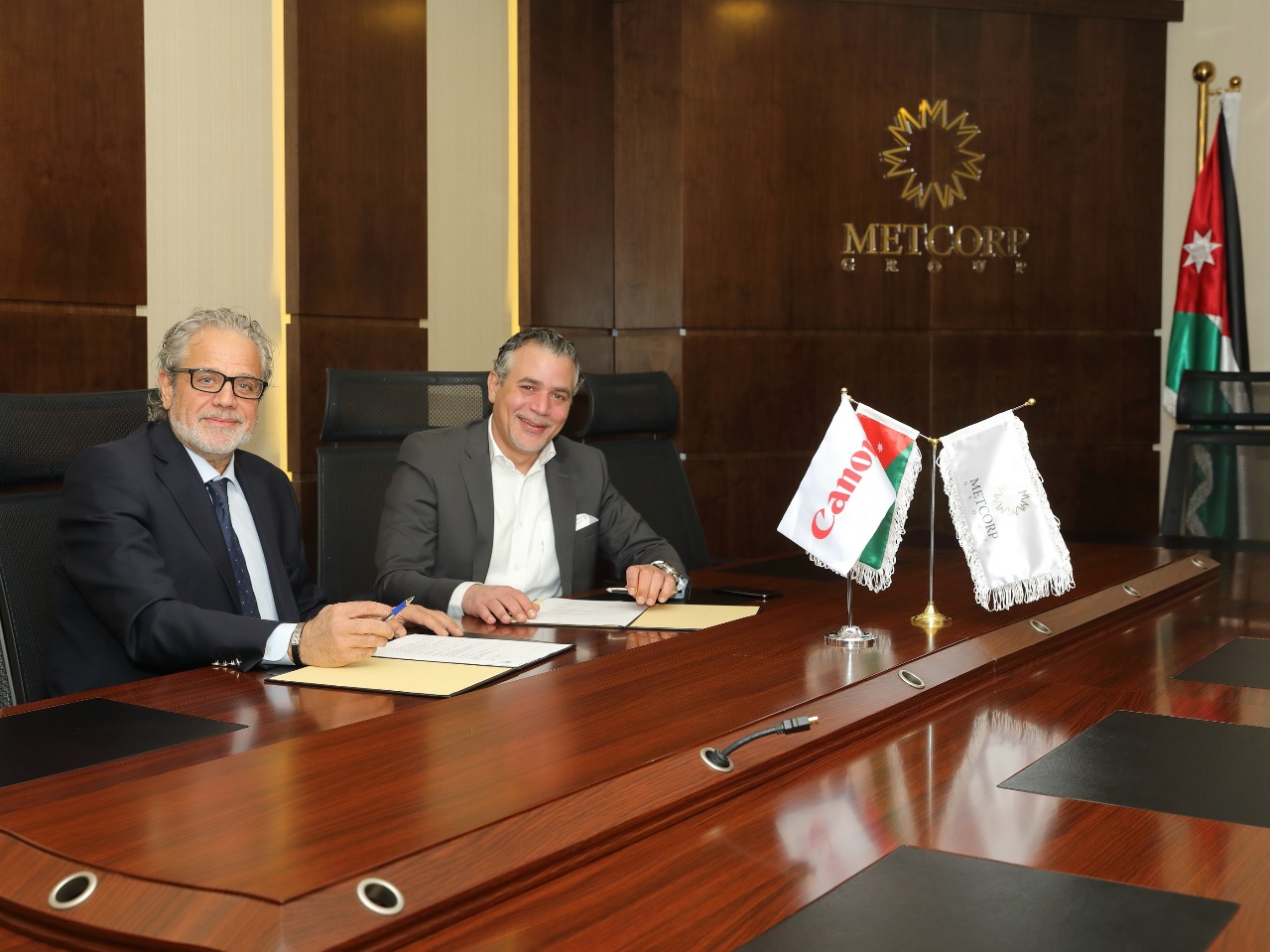اتفاقية بين مجموعة شركات مت كورب