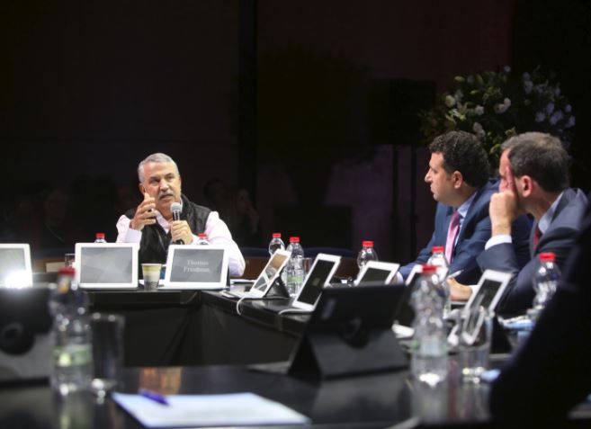 حديث علني بين صحفي يهودي وباحث