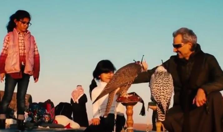 بالفيديو: الوليد بن طلال في نزهة