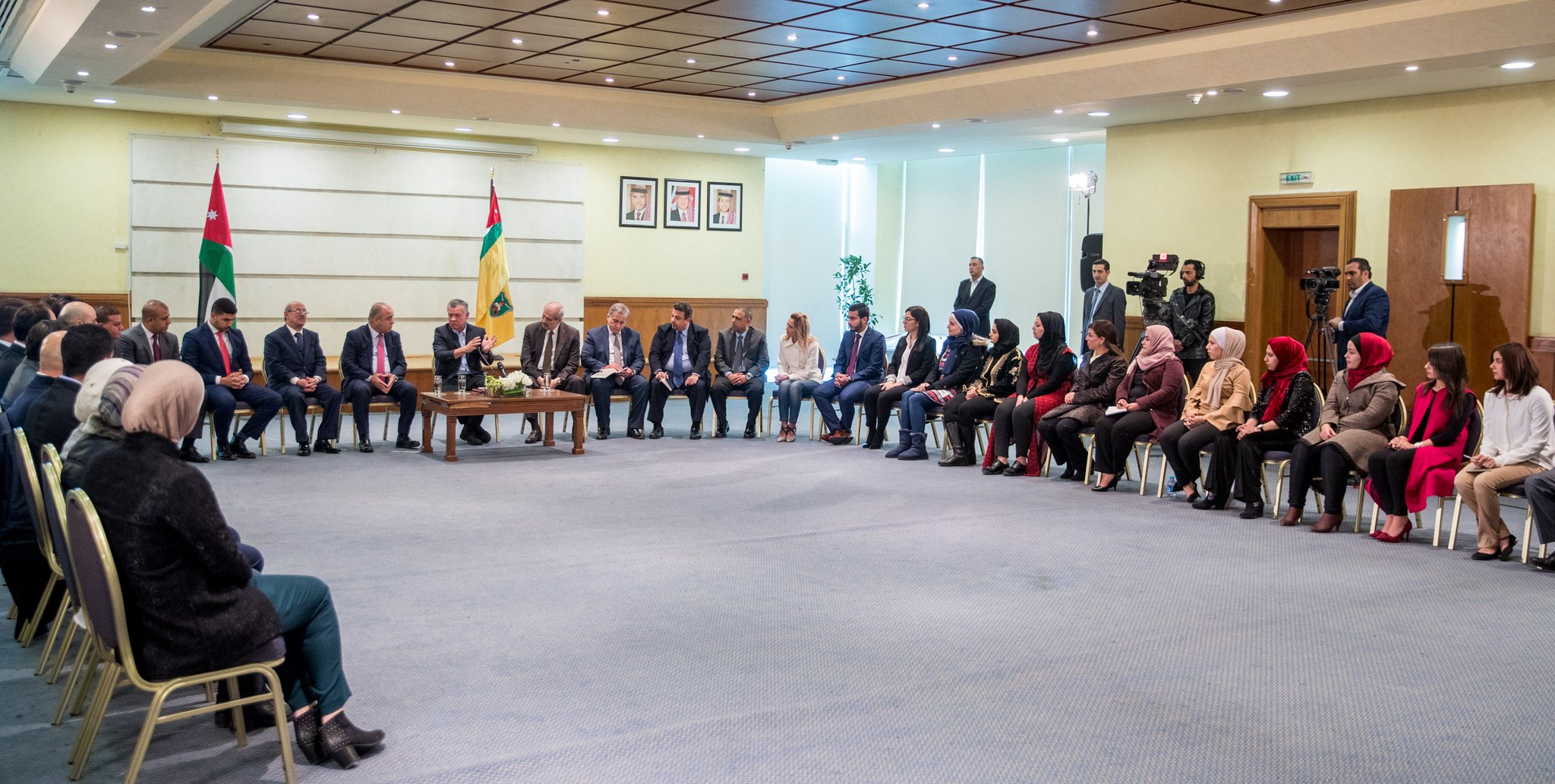 شاهدوا لقاء الملك بطلبة الجامعة الأردنية