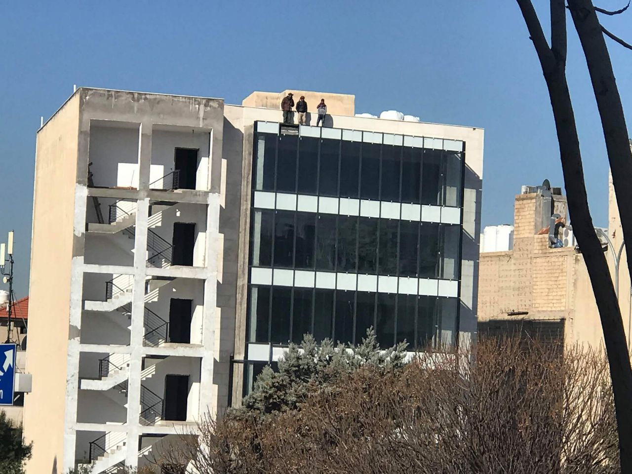 القضاء يوقف شخصا حاول الانتحار على