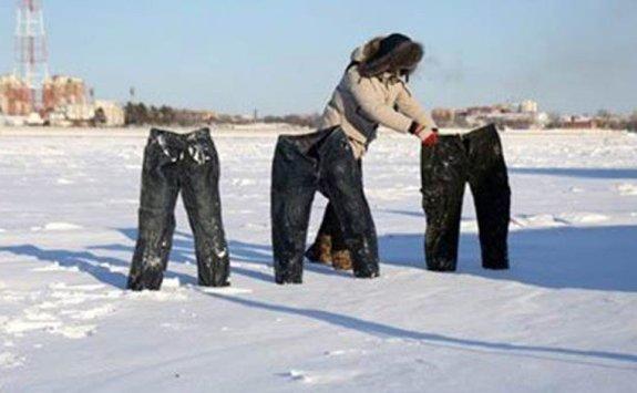 سراويل تجمدت من البرد في الصين
