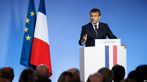 الرئيس الفرنسي يشيد بالربيع التونسي