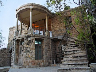 دارة الفنون تحتفي بمرور 30 عاما